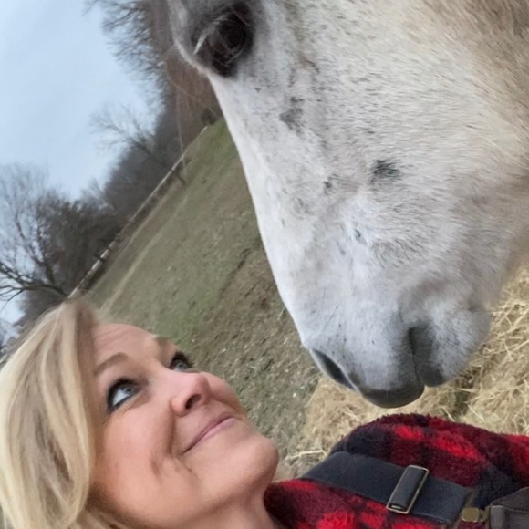 Meet your Posher, Brenda - Picture 4 of 5